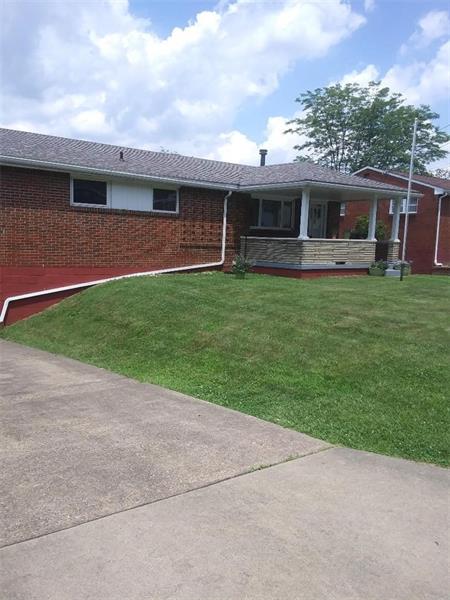 798 Colonial Manor Road North Huntingdon, PA 15642 - Photo 2 of 13 Gallery Image 2