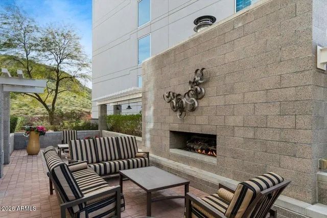 $1,000,000 | 140 East Rio Salado Parkway, Unit 610, Tempe, AZ 85281