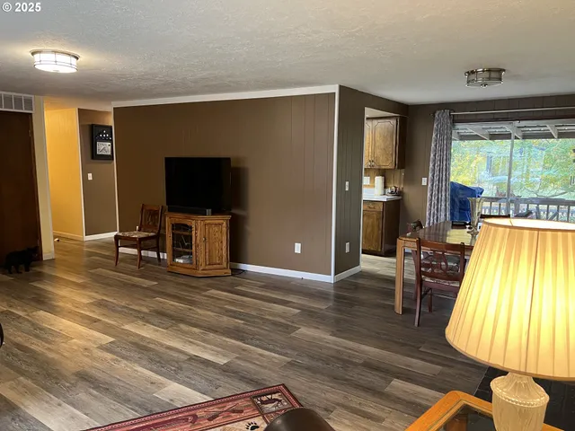 $386,500 | 955 Irvine Street West, The Dalles, OR 97058