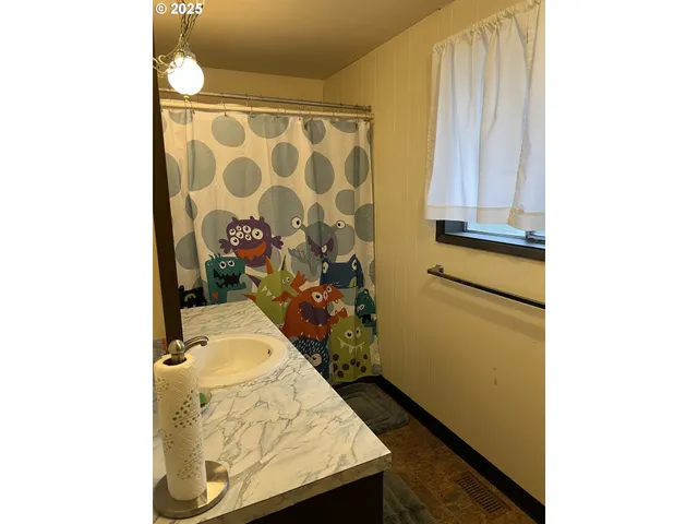 $386,500 | 955 Irvine Street West, The Dalles, OR 97058