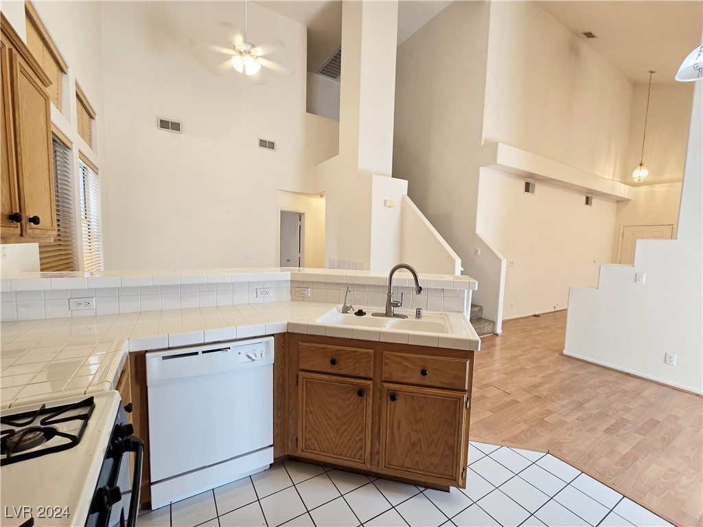 2332 Ramsgate Drive Henderson, NV 89074 - Photo 12 of 34