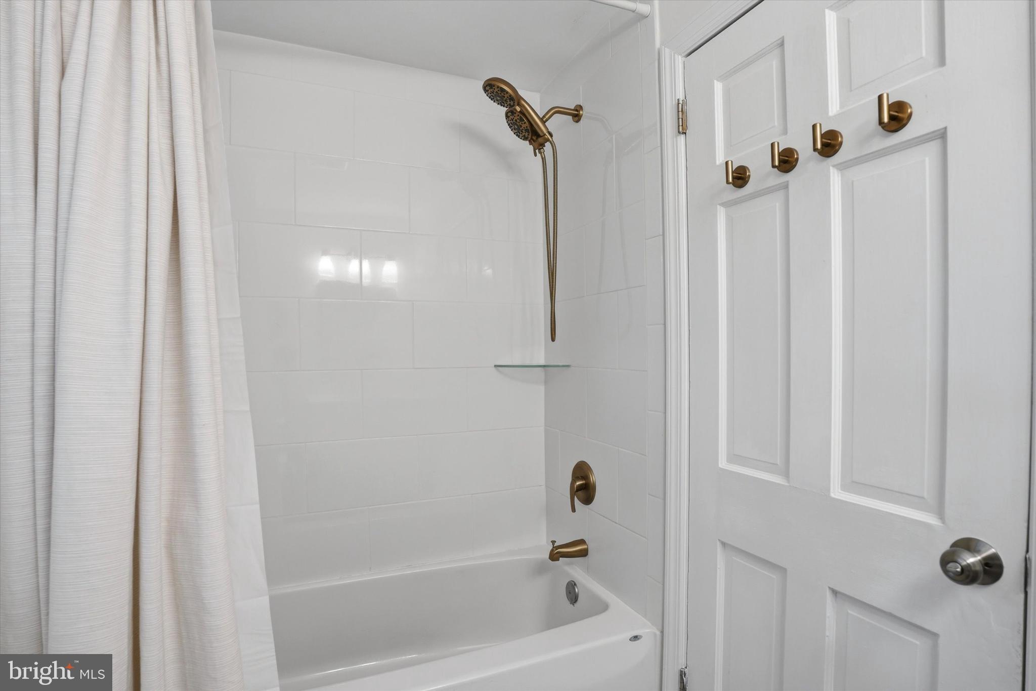 208 Parham Road Springfield, PA 19064 - Photo 28 of 39 Full Bath