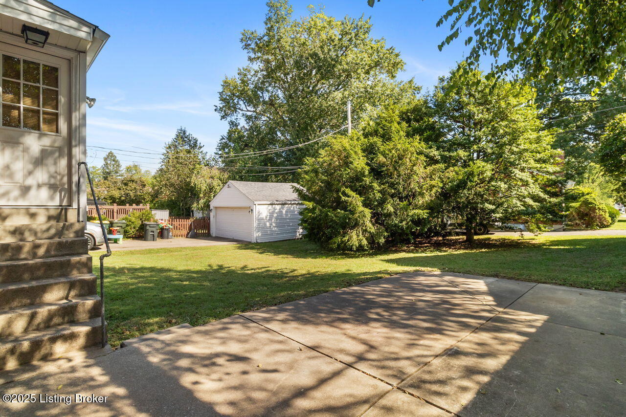 2302 Manchester Road Louisville, KY 40205 - Photo 36 of 41 2302 Manchester Rd - 38