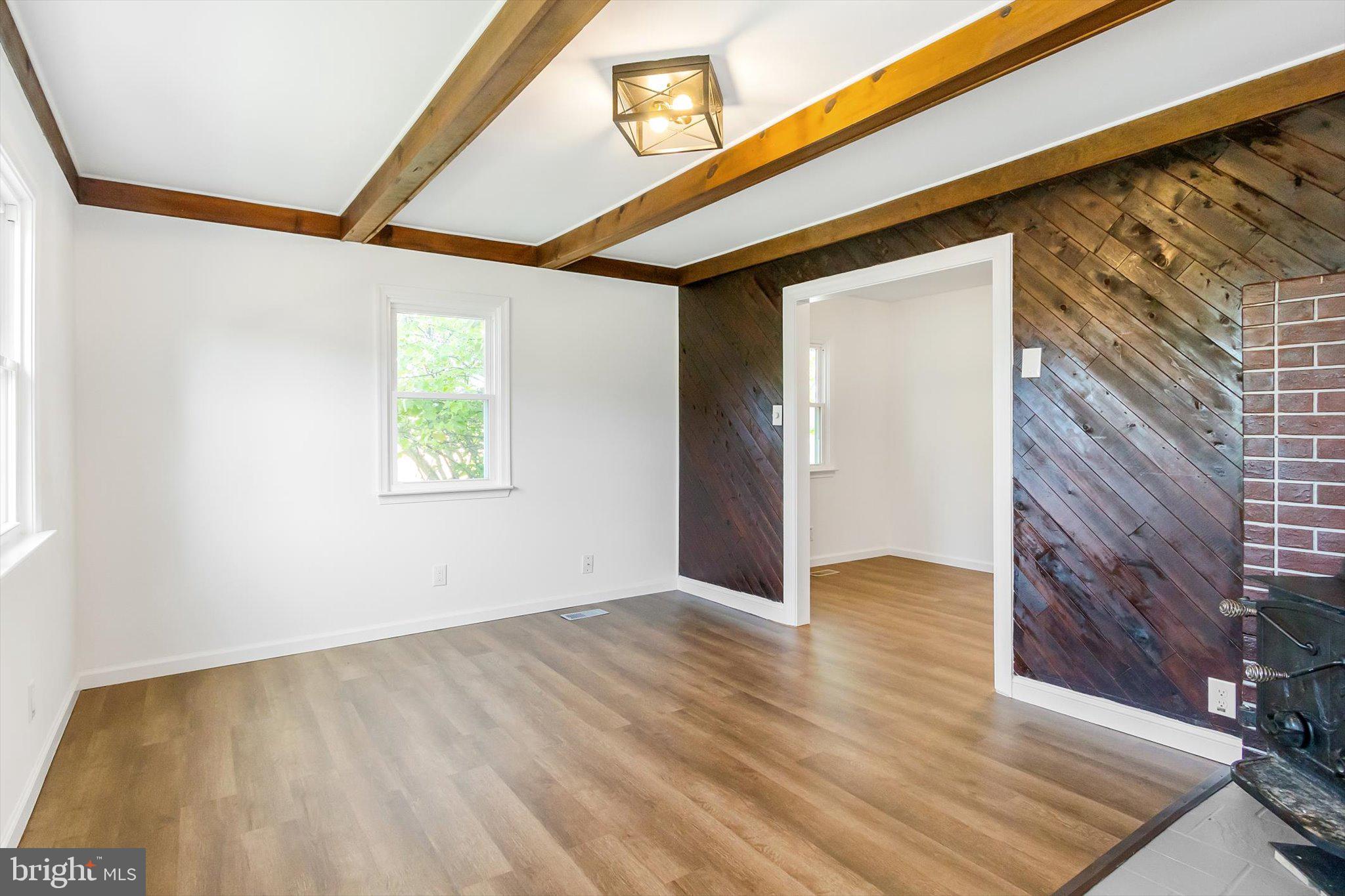 787 Jordan Springs Road Stephenson, VA 22656 - Photo 5 of 39 LIVING ROOM