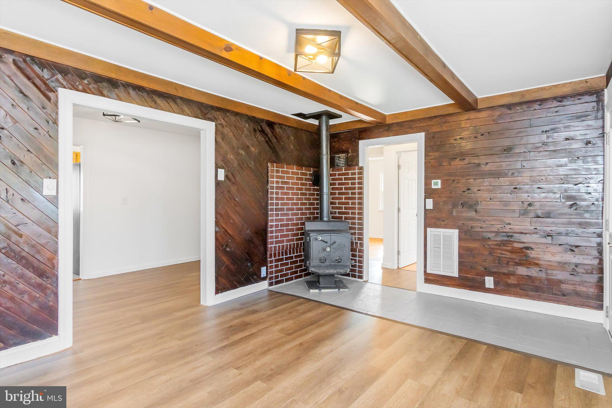 787 Jordan Springs Road Stephenson, VA 22656 - Photo 6 of 39 LIVING ROOM