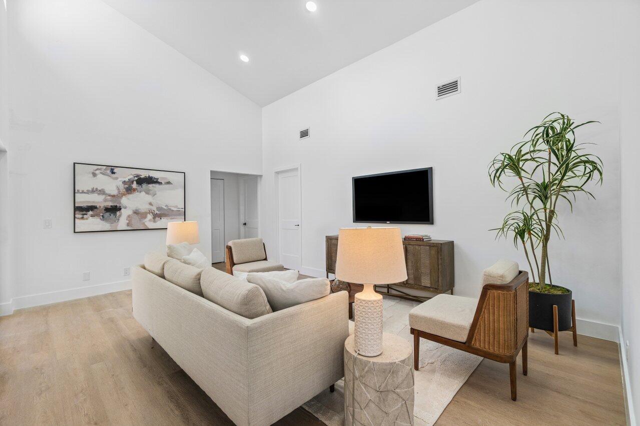 4408 Nicole Circle Tequesta, FL 33469 - Photo 5 of 29 005-4408NicoleCircle-Jupiter-FL-33469-SM