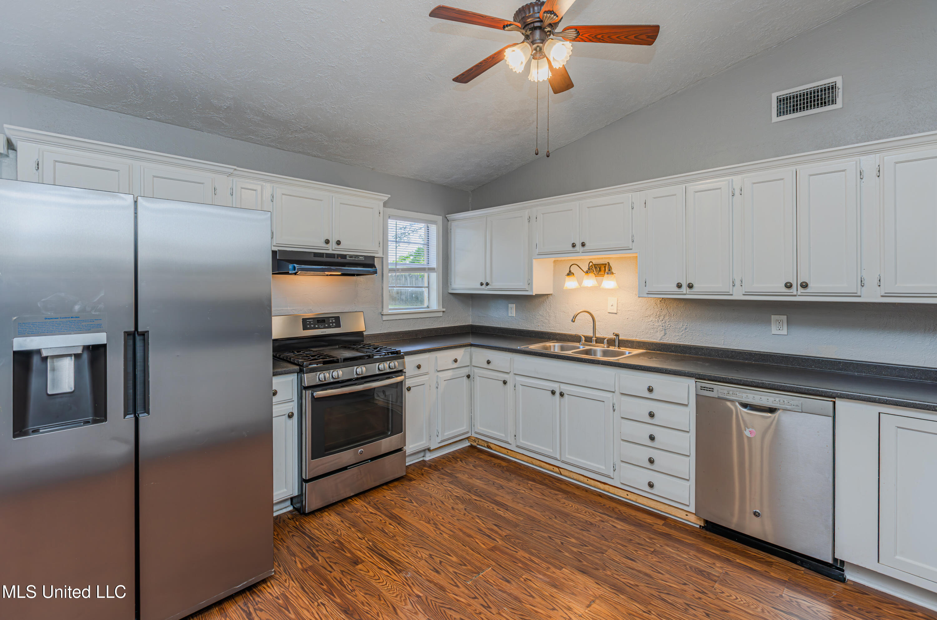 903 Post Road Clinton, MS 39056 - Photo 11 of 29 1R4A8425-Enhanced-NR