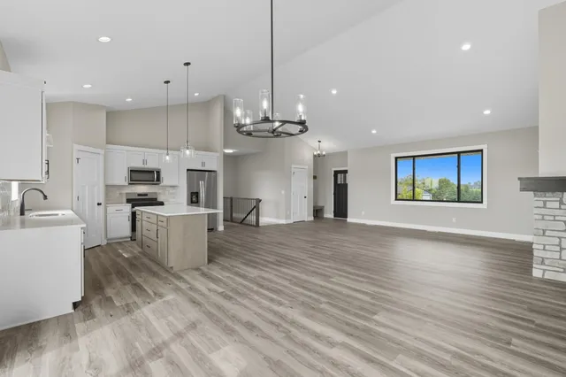 $625,000 | 1252 195th Avenue, New Richmond, WI 54017