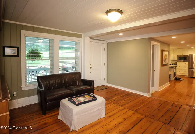 $665,000 | 983 Creek Road, Crown Point, NY 12928