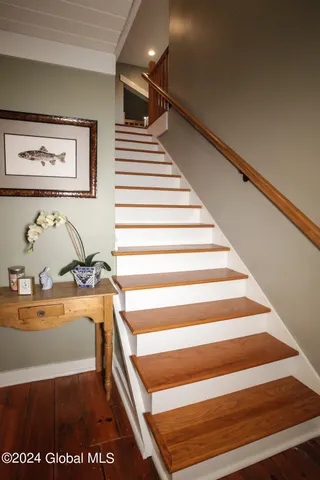 $665,000 | 983 Creek Road, Crown Point, NY 12928