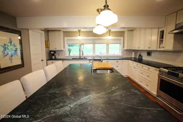 $665,000 | 983 Creek Road, Crown Point, NY 12928