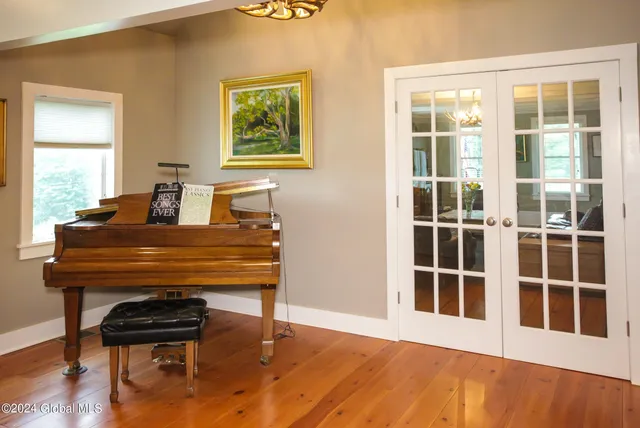 $665,000 | 983 Creek Road, Crown Point, NY 12928