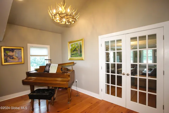 $665,000 | 983 Creek Road, Crown Point, NY 12928