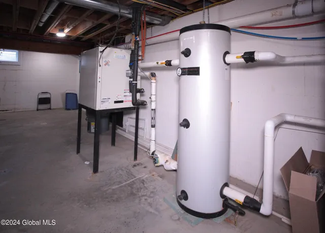 $665,000 | 983 Creek Road, Crown Point, NY 12928