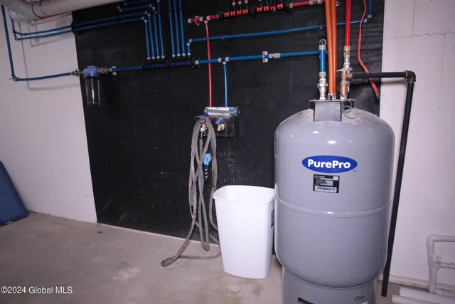 $665,000 | 983 Creek Road, Crown Point, NY 12928