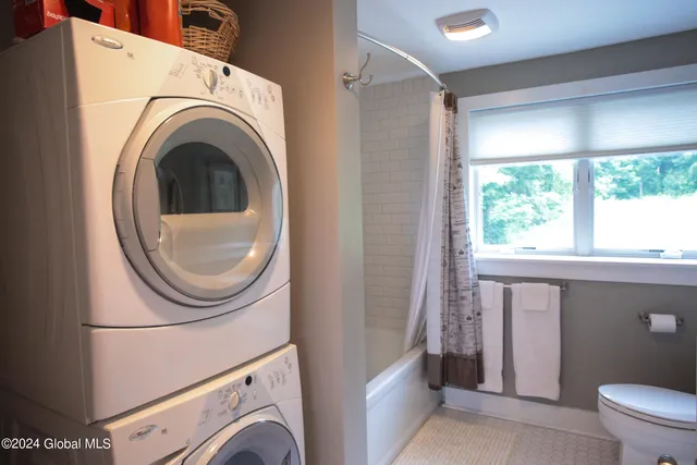 $665,000 | 983 Creek Road, Crown Point, NY 12928