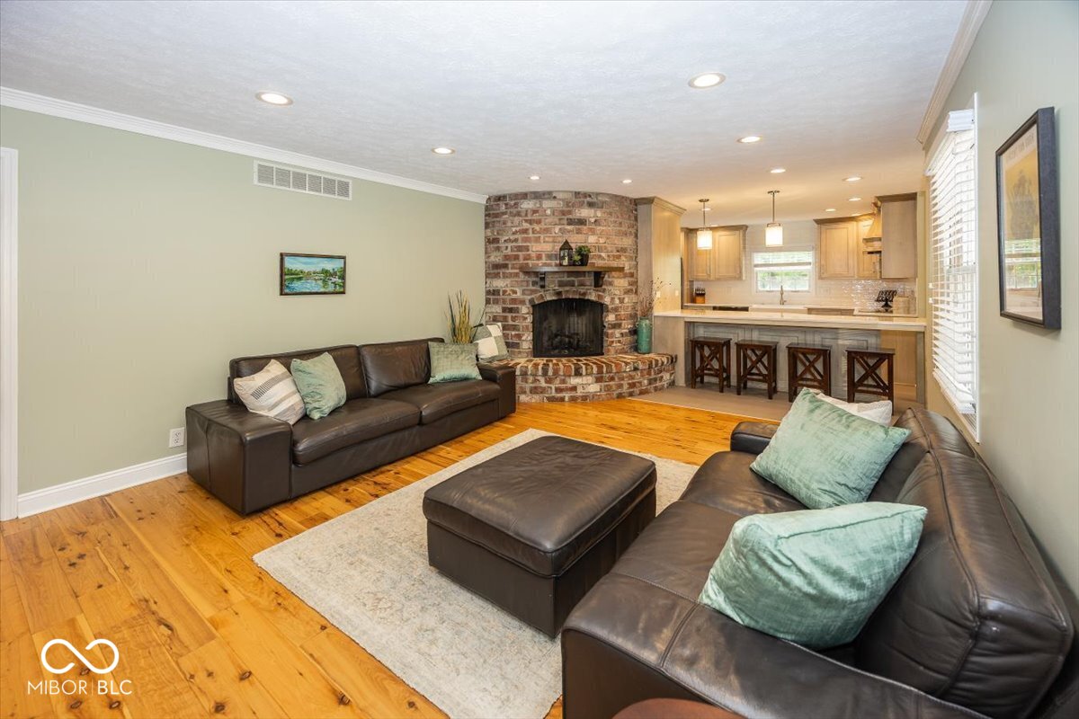 1720 Sturbridge Road Indianapolis, IN 46260 - Photo 11 of 65 Gallery Image 11