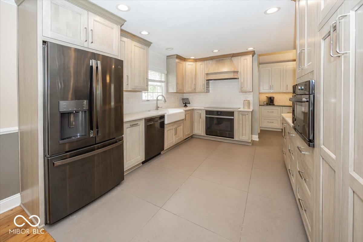 1720 Sturbridge Road Indianapolis, IN 46260 - Photo 16 of 65 Gallery Image 16