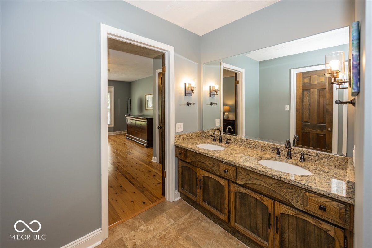 1720 Sturbridge Road Indianapolis, IN 46260 - Photo 24 of 65 Gallery Image 24