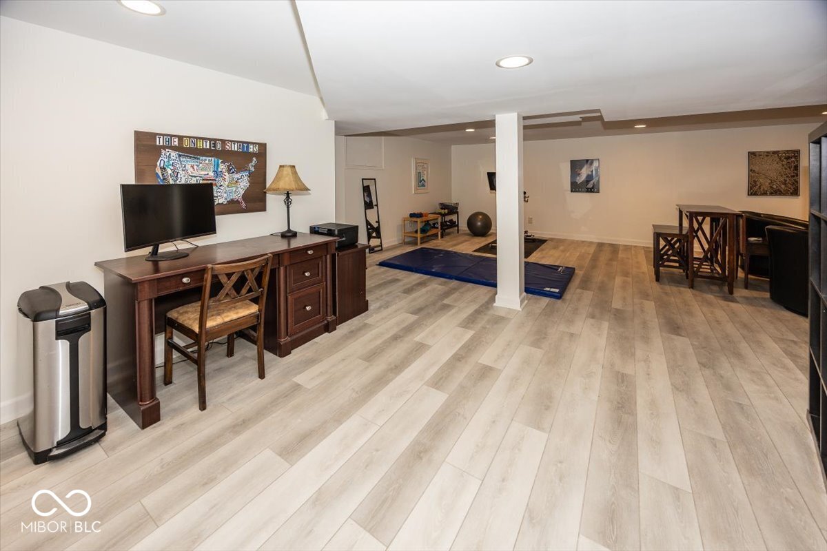 1720 Sturbridge Road Indianapolis, IN 46260 - Photo 35 of 65 Gallery Image 35