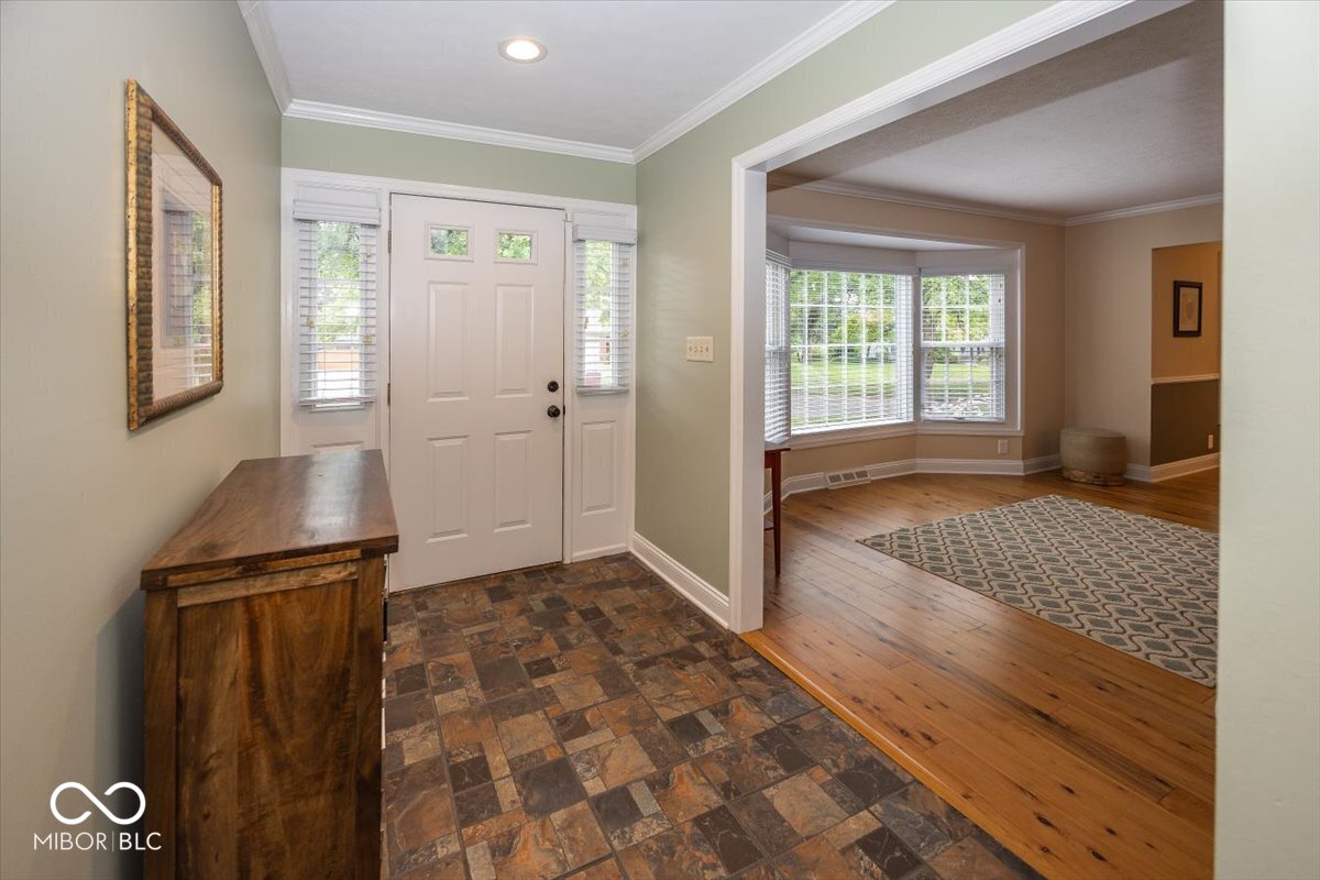 1720 Sturbridge Road Indianapolis, IN 46260 - Photo 4 of 65 Gallery Image 4