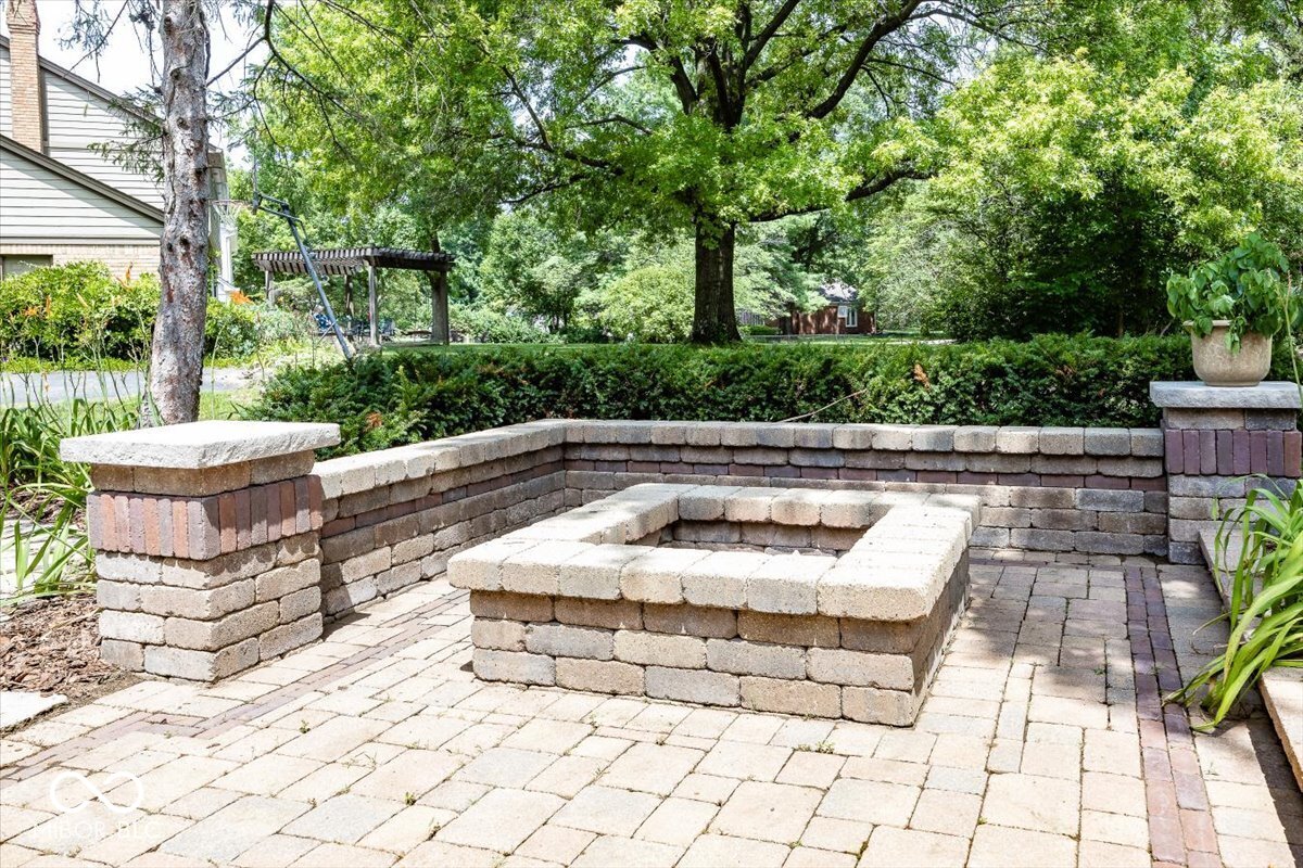 1720 Sturbridge Road Indianapolis, IN 46260 - Photo 43 of 65 Gallery Image 43