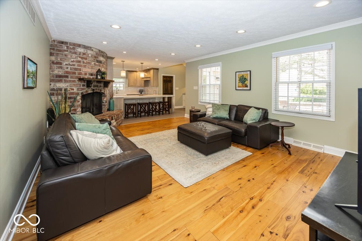 1720 Sturbridge Road Indianapolis, IN 46260 - Photo 10 of 65 Gallery Image 10