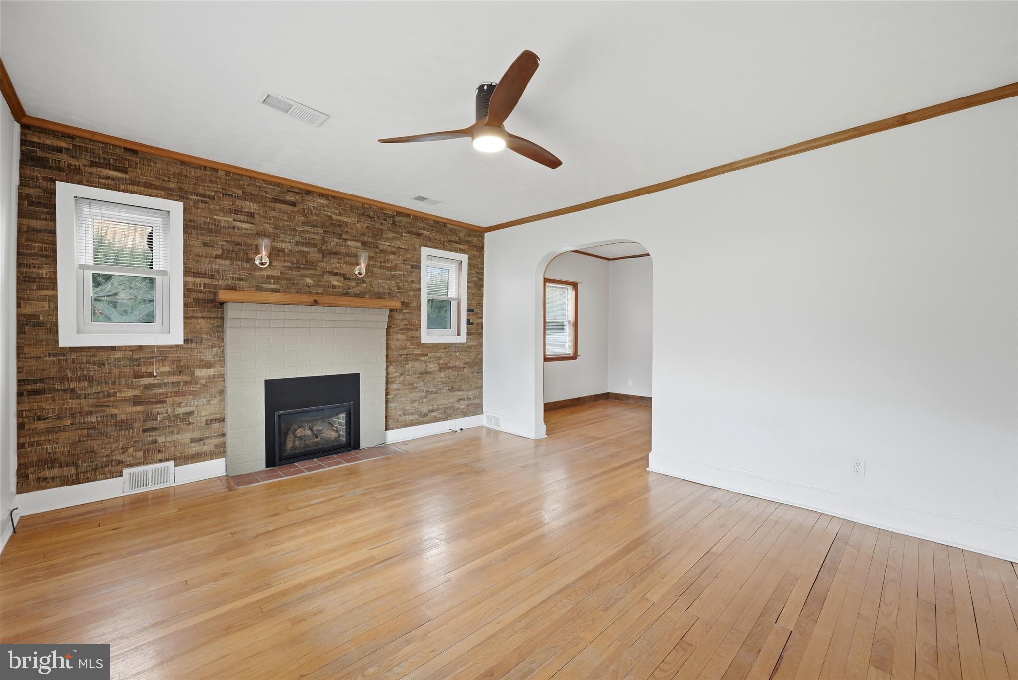 508 Dunlap Street Winchester, VA 22601 - Photo 3 of 15 Living Room