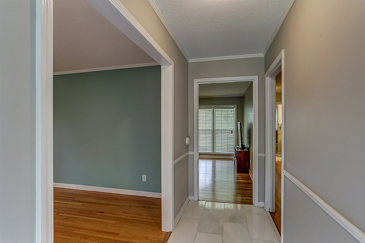 5832 Ridgevale Road Memphis, TN 38119 - Photo 2 of 25