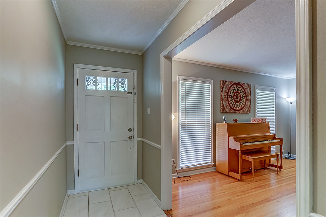 5832 Ridgevale Road Memphis, TN 38119 - Photo 4 of 25
