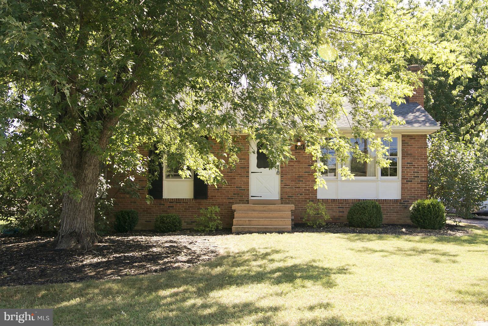 206 Ridge Road Winchester, VA 22602 - Photo 2 of 30 Exterior (Front)