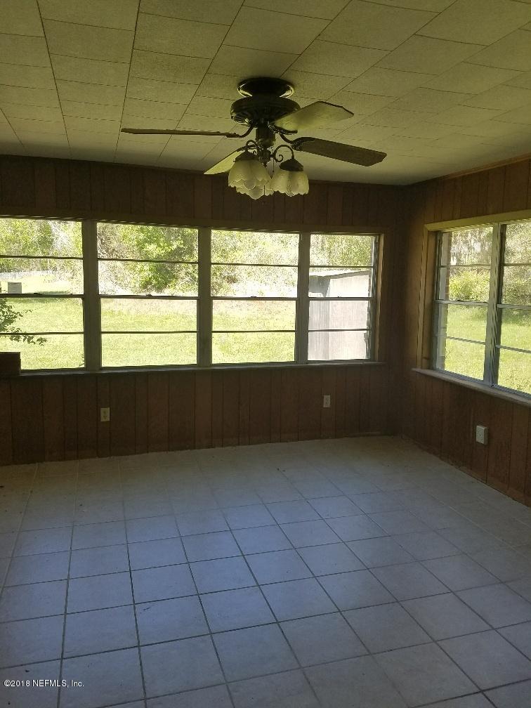 100 Cheffey Road Palatka, FL 32177 - Photo 4 of 10 100 CHEFFEY FAMILY ROOM