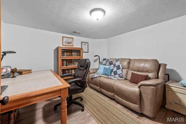 $140,000 | 9775 Dogwood Drive, Bartelso, IL 62218