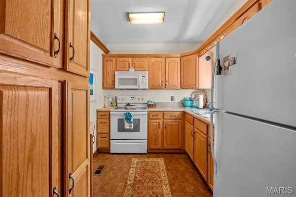 $130,000 | 9775 Dogwood Drive, Bartelso, IL 62218