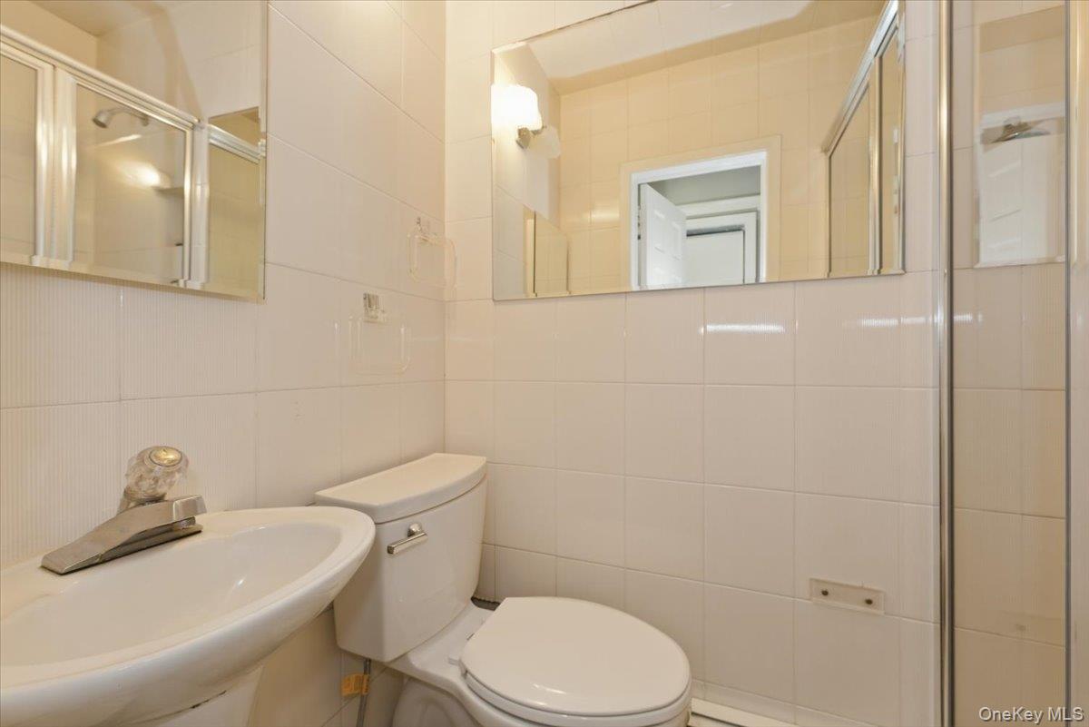 373 Northfield Road Woodmere, NY 11598 - Photo 11 of 26