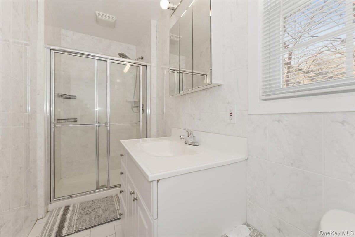 373 Northfield Road Woodmere, NY 11598 - Photo 14 of 26