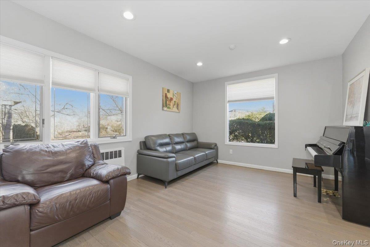 373 Northfield Road Woodmere, NY 11598 - Photo 5 of 26