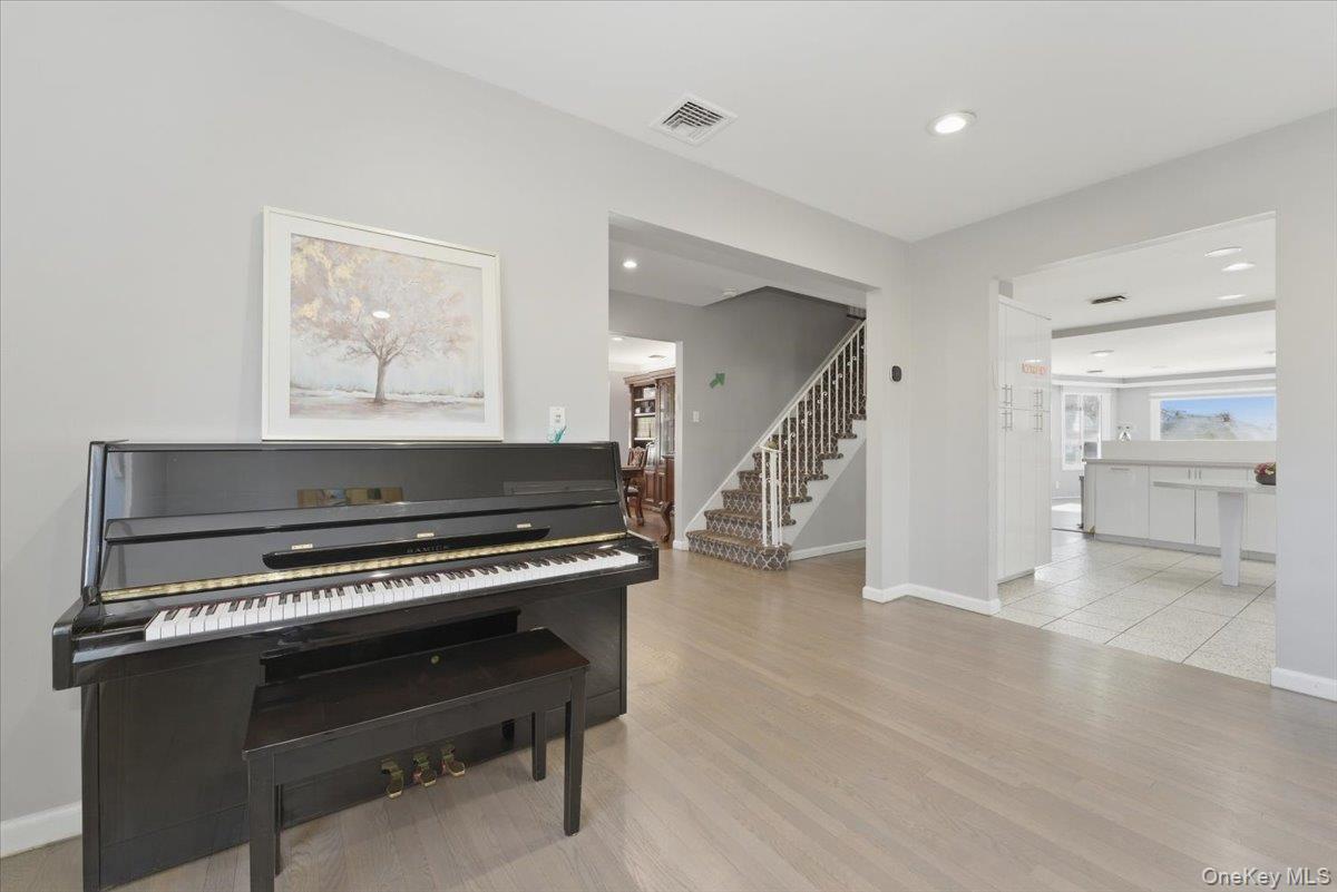 373 Northfield Road Woodmere, NY 11598 - Photo 6 of 26