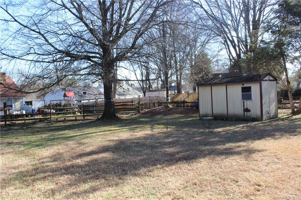 8525 Barncliff Road Charlotte, NC 28227 - Photo 5 of 17 Gallery Image 5