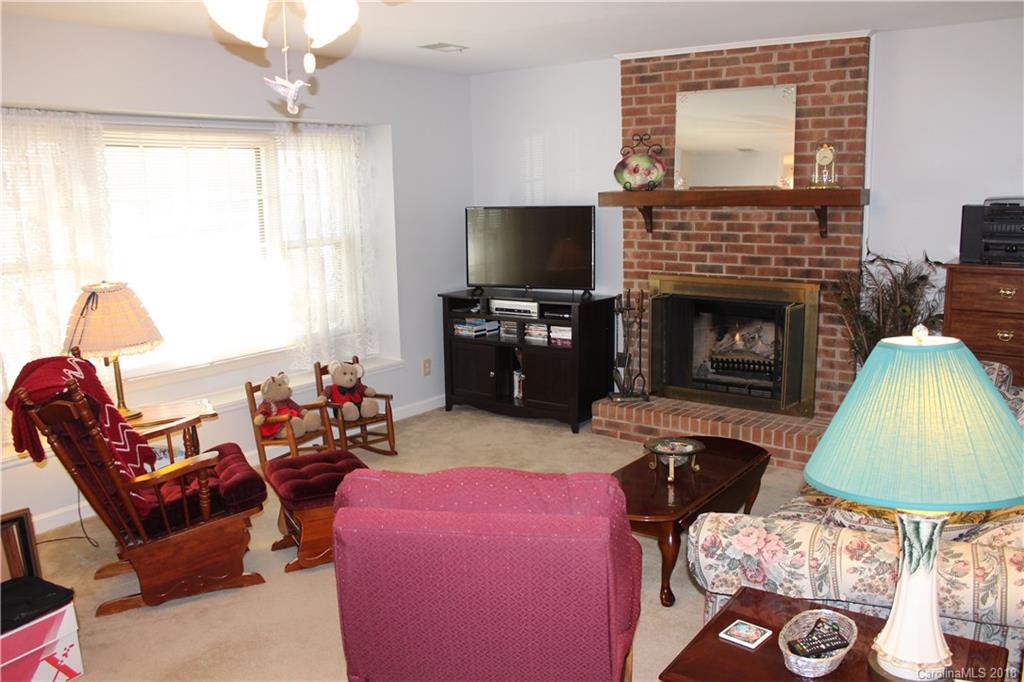 8525 Barncliff Road Charlotte, NC 28227 - Photo 8 of 17 Gallery Image 8