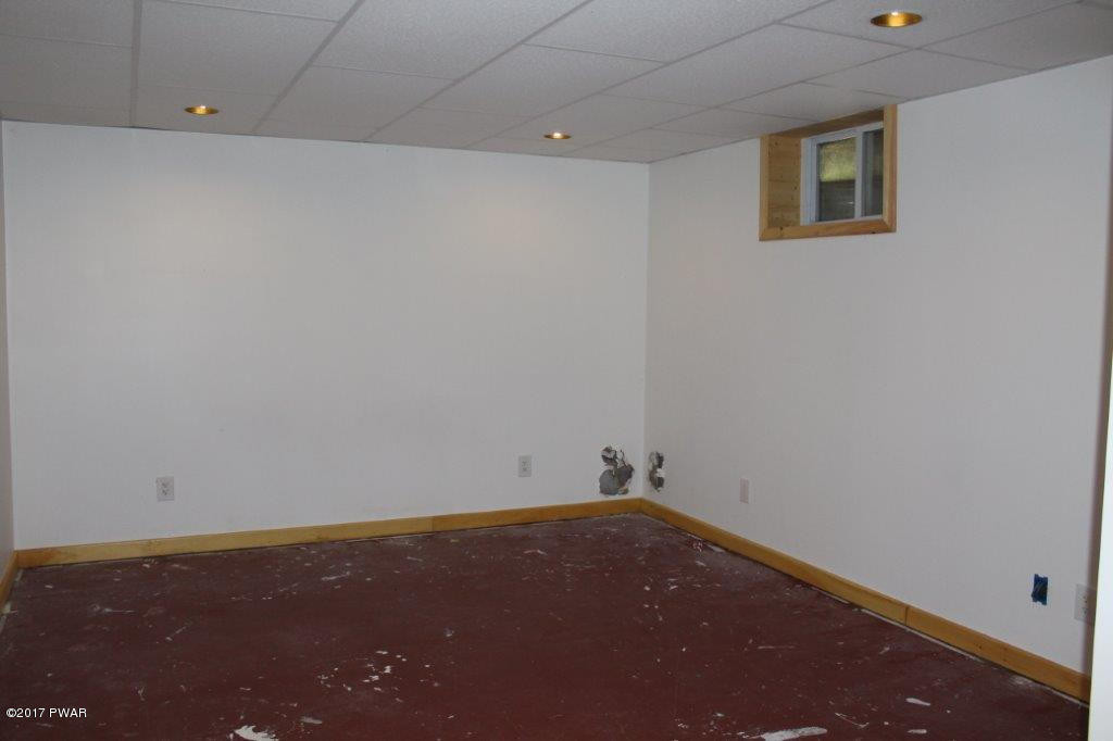 129 Oak Hill Road Hawley, PA 18428 - Photo 27 of 33