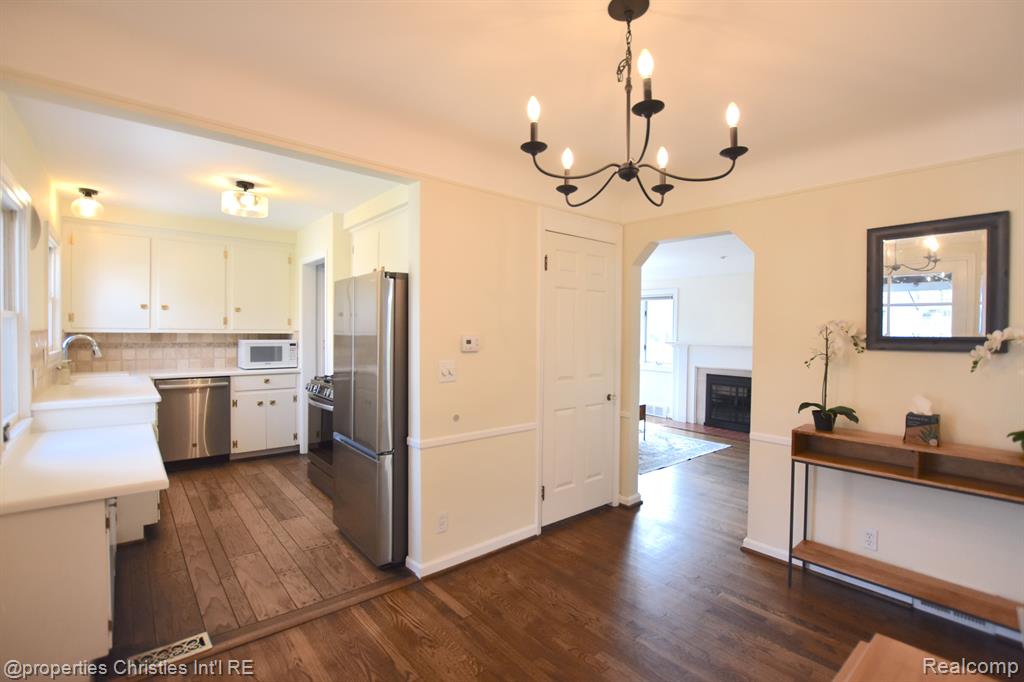 2205 Pembroke Road Birmingham, MI 48009 - Photo 7 of 36