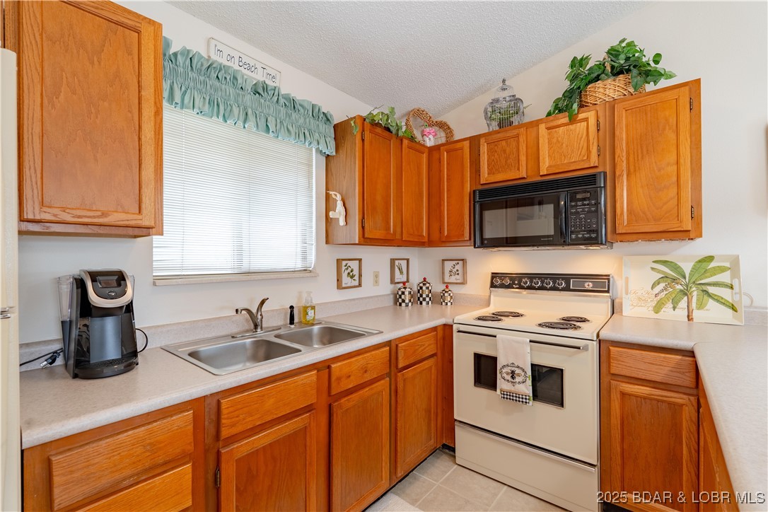 5499 3 Seasons Road, Unit B6 Osage Beach, MO 65065 - Photo 12 of 33