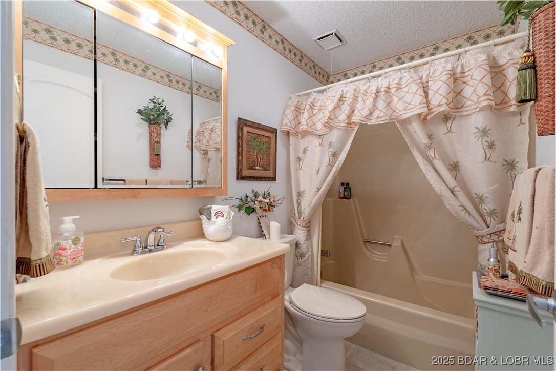 5499 3 Seasons Road, Unit B6 Osage Beach, MO 65065 - Photo 16 of 33