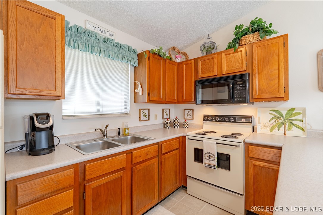 5499 3 Seasons Road, Unit B6 Osage Beach, MO 65065 - Photo 10 of 33