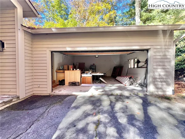 $915,000 | 178 Sorrento Park Drive, Blowing Rock, NC 28605