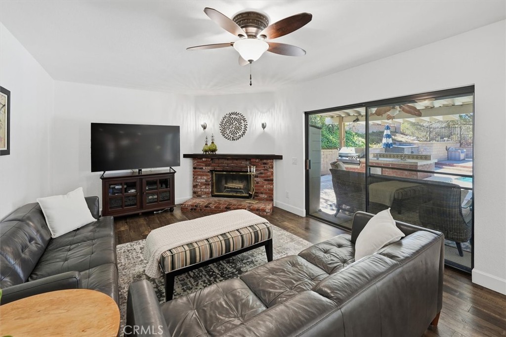 27641 Sutters Pointe Drive Saugus, CA 91350 - Photo 16 of 50