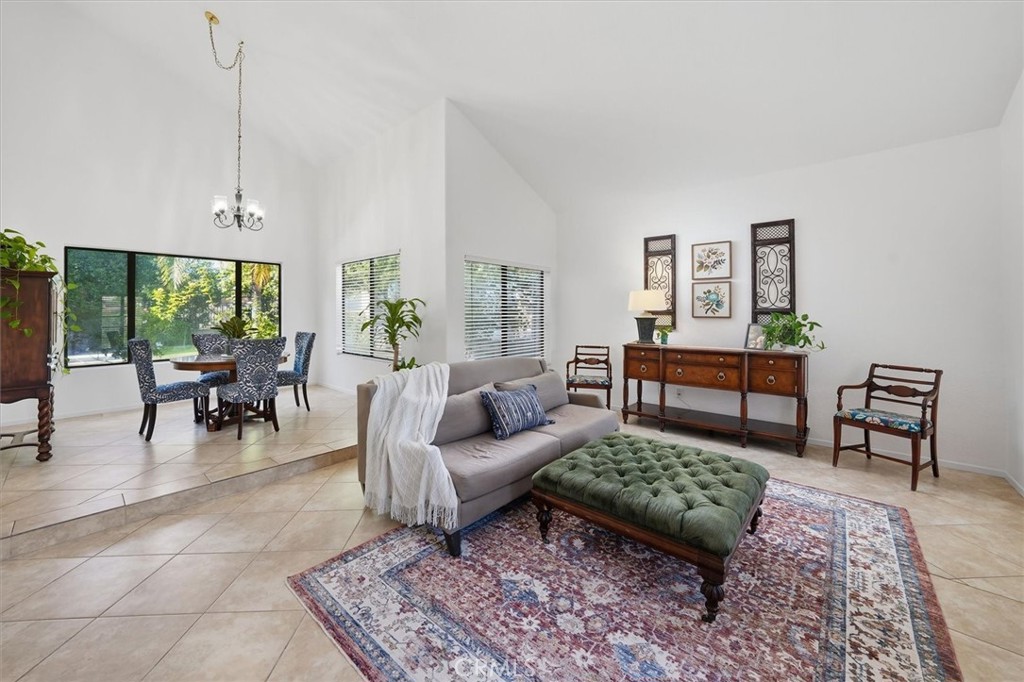 27641 Sutters Pointe Drive Saugus, CA 91350 - Photo 6 of 50