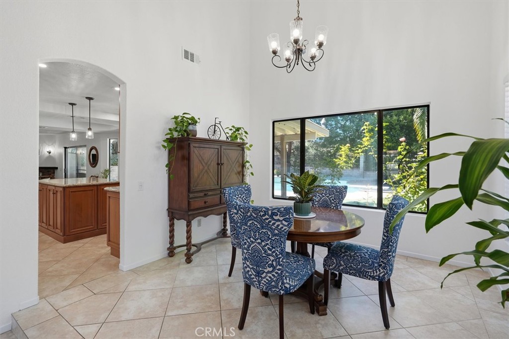 27641 Sutters Pointe Drive Saugus, CA 91350 - Photo 10 of 50