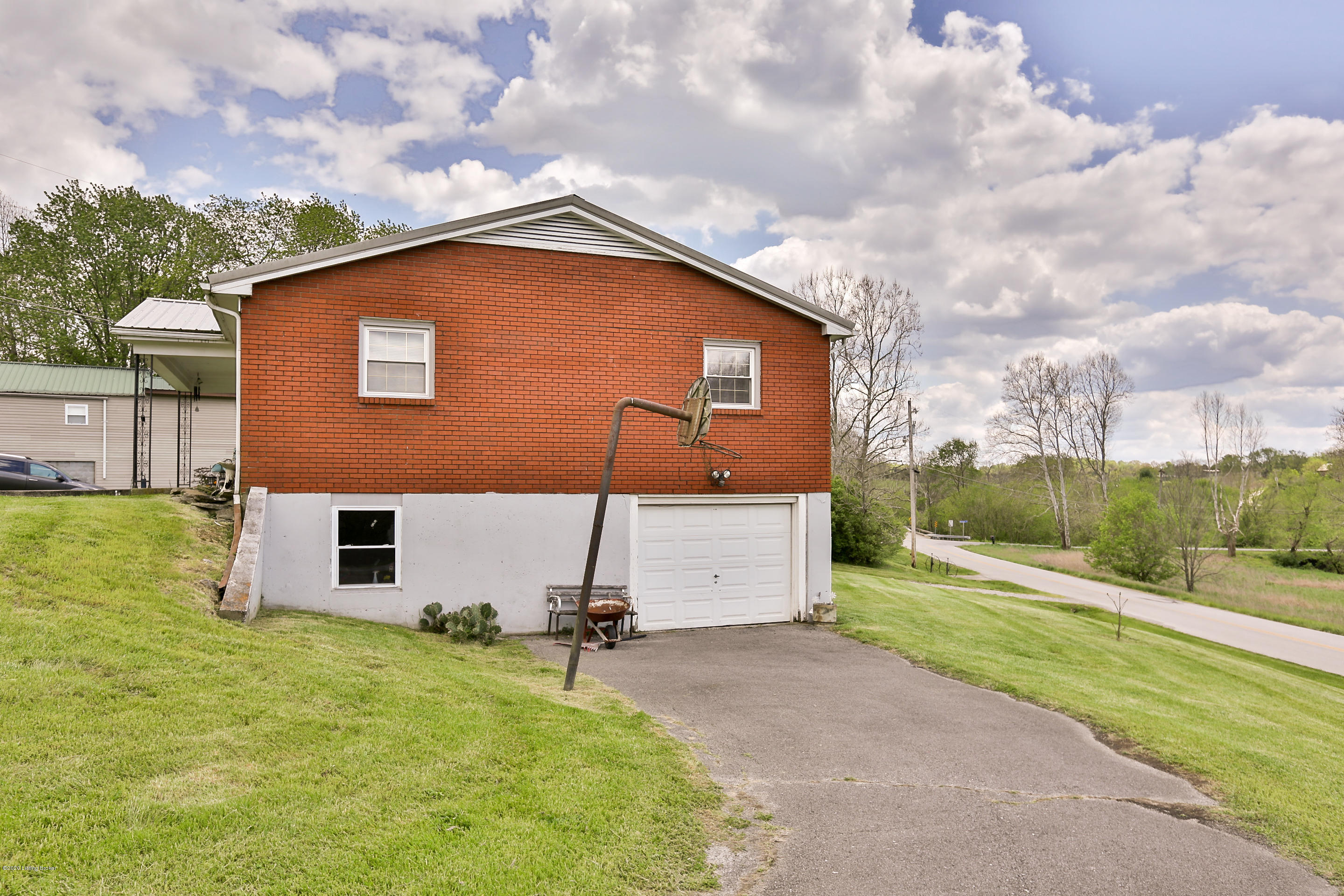 765 Grafenburg Road Frankfort, KY 40601 - Photo 22 of 27 CT6C0960